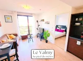 Le Valmy: appartement lumineux au pied du métro