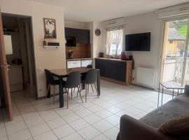 studio proche du centre 3 à 5 pers avec parking privé et la fibre, khách sạn ở Luz-Saint-Sauveur