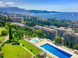 Studio in a luxury community