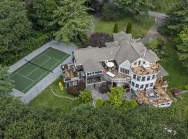 Luxury Estate Walk to Beach Tennis Sleeps 20