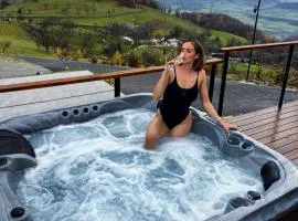 Cabana Bradova Jacuzzi & Heated Pool A-Frame