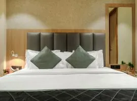 Luxe Stayz Grand Inn