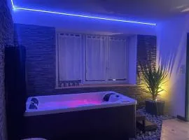 Cosy love et spa-tentation loveroom