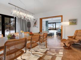 Stilvoller Bauhaus Bungalow mit Sauna in Lüneburger Heide für 8 Gäste โรงแรมในWohlendorf