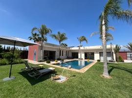 VILLA L'OLIVIEA, Large Private Pool, Landscaped Gardens,Secure Estate in Amskroud, 30 Minutes from Agadir, Hotel in Bou el Borj