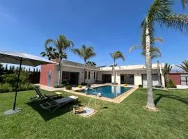 VILLA L'OLIVIEA, Large Private Pool, Landscaped Gardens,Secure Estate in Amskroud, 30 Minutes from Agadir