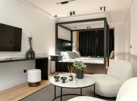 Black Apartment - Luxury Suite