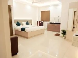 Hi-Fi Service Apartment
