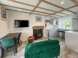 Landberrick Farm Bothy 1