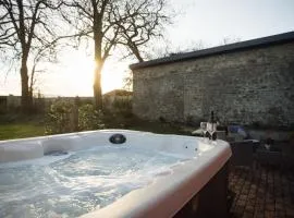 Peaceful Pembrokeshire Farm Cottage with Hot Tub