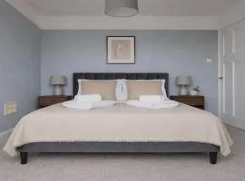 Elegant & Modern Flat in Wimbledon