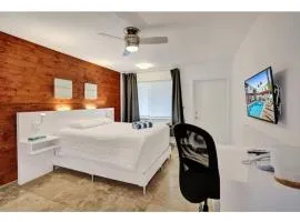 Bright and Cozy Studio Apt16