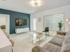 Modern 2BR with Jacuzzi BBQ Near Beach & FLL