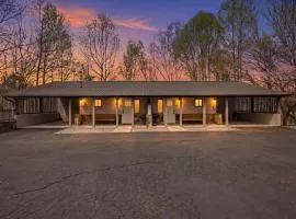 Working 9 to Pine by Beyond Expectations with Views