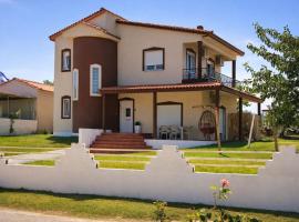 FG Home Rental Vila & Apartments, hotel en Mirodháton