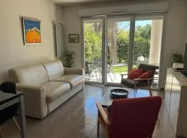 Beautiful Île d'Orvert, 4 people, garden, swimming pool