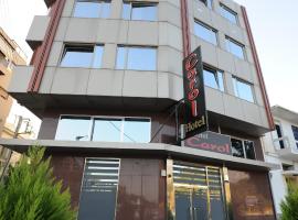 Carol Hotel, hotel em Pireu