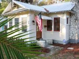 Charming 1940s Daybook Cottage on the Florida Hidden Coast