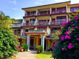 Snow Lion Riverside Resort, hotel in Yangshuo