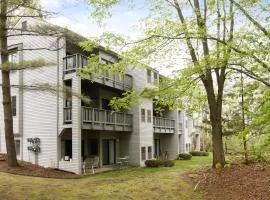 Retro Condo Beach & Pool Access Near Downtown