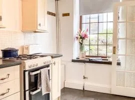Mumbles Beachfront Escape Modern 3BR & Sea Views