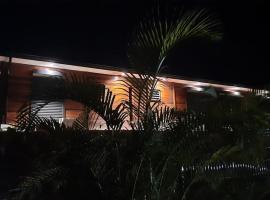 Villa bois moderne 120m2 Vue 360, nature et calme, готель у місті Сент-Роз