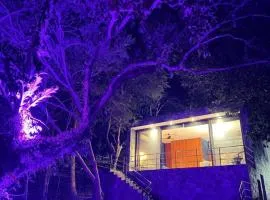 Deluxe loft with direct access to the lagoon