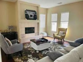 Luxury and unique 3300 sq ft home Quiet neighborhood