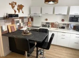 Maison 3 chambre, 25 minutes circuit, jardin, wifi