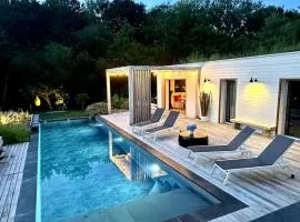 Small house with swimming pool and jacuzzi