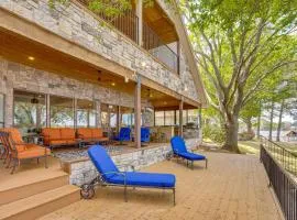 The Bluewater Bungalow - Luxe Cedar Creek Lake Gem