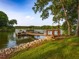 Bring Your Boat! Waterfront Stay on Tims Ford Lake