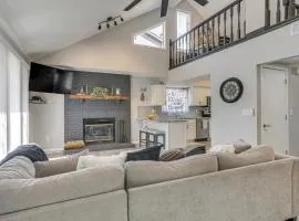 Renovated Townhome w/ Garage, 12 Mi to St Louis