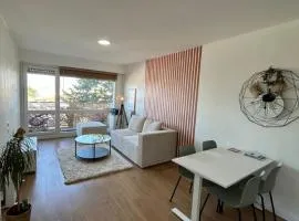 Appartement moderne avec parking privé Lit connecté LED & rétroprojecteur 5 min Zénith