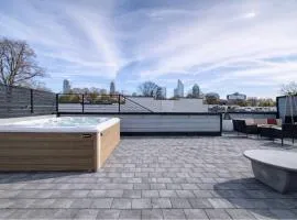 Modern Rooftop Townhome w Hot Tub & Skyline Views