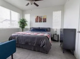 Private King Suite and Bath, Shared Kitchen and LR, Free Parking, Free Fast Wi-Fi