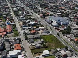 3 quartos 3 camas de casal, piscina, 450 do mar venha com sua família desfrutar