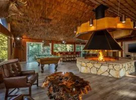 Camp Nelson Chalet | Game Room | Spacious |Hot Tub