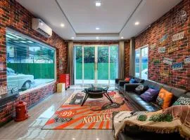 Garage House Bangkok-Car Theme Stay 8Bed 6Room