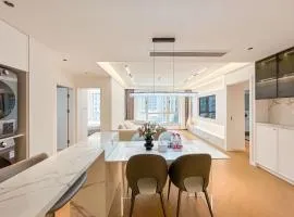 Urban Hub Bund Art Deco 3Bedroom Enjoy the View of Shanghai with Balcony