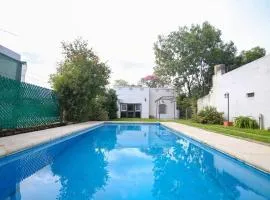 Casa con pileta Sauce Viejo, Cerca del rio y aeropuerto