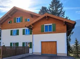 Ferienwohnung mit Küche & kleines Gästezimmer Lisi im Obergeschoß- 2 separate Einheiten - nahe Salzburg, ideal für Familien & Durchreise