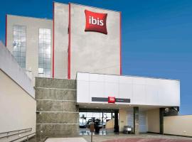ibis Vitoria Praia de Camburi, hotel di Vitória