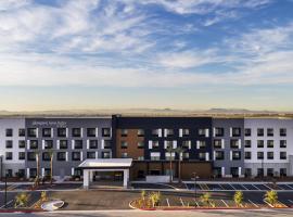Hampton Inn & Suites By Hilton Buckeye Phoenix、バッカイのホテル