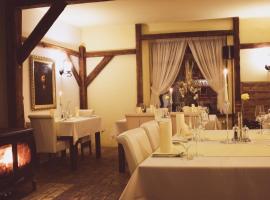 Barock Restaurant & Pension，托波恰尼的度假住所