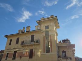 Loft Villa Gina, terzo piano, No Ascensore, Hotel in Finale Ligure