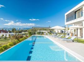 Luxury Villa Bracchia Magic Retreat II with large heated pool & wellness on Brač, Hotel in Škrip