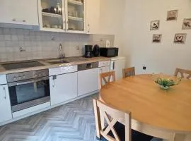 Monteur-, Ferienwohnung mit Balkon in Hanau bei Frankfurt und Aschaffenburg