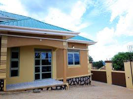Two-bedroom unit in Mubende Town, hotel u gradu Mubende