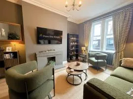 Beautifully Renovated Period Cottage in Moffat - Pass the Keys